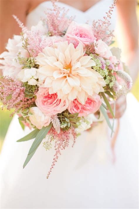 Lovely Soft Pink Wedding Bouquets Ideas Suitable For