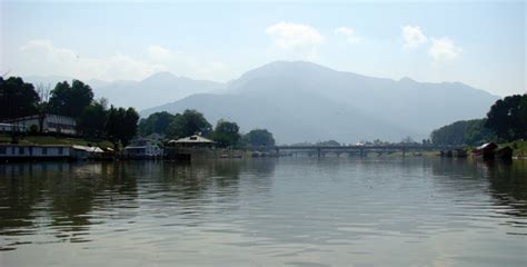 Jhelum river flows in india and pakistan. 20 Popular Rivers of Pakistan - Articles - Crayon