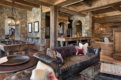Für ein rustikales wohnzimmer eignen sich natürliche elemente aus holz perfekt. Yellowstone Club Summit Residence - Rustikal - Wohnzimmer ...