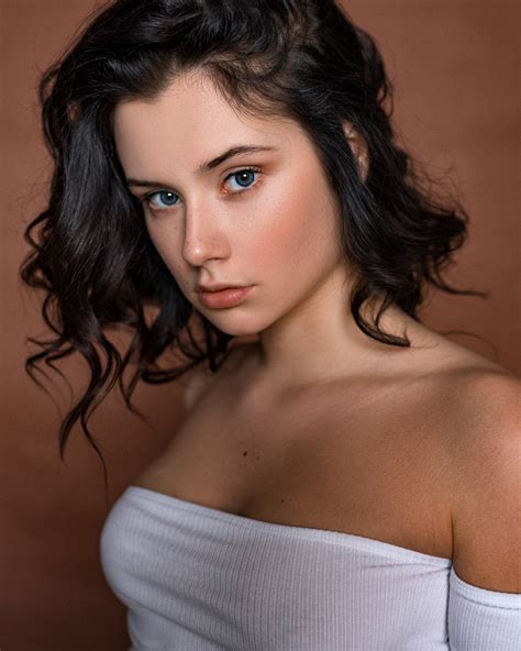Wallpaper Daria Delishes Model Brunette Blue Eyes Looking At