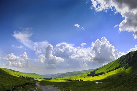 美丽的蓝天草原新疆4k风景壁纸4k风景图片高清壁纸墨鱼部落格
