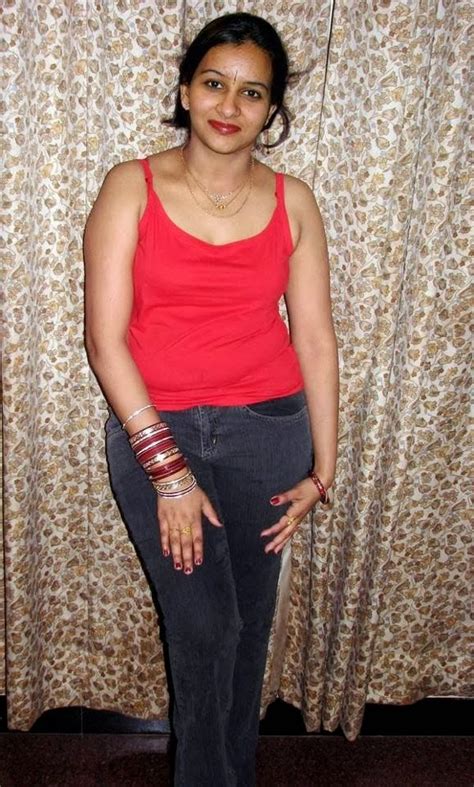 Daily Latest Posts Desi Aunty Housewife Photo