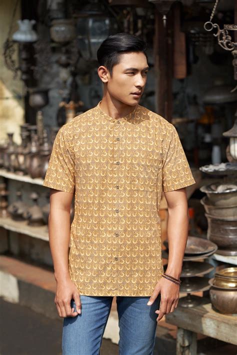 √ 35 Model Baju Batik Pria Kombinasi Modern Terbaru 2020
