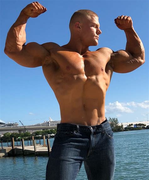 Pin By Mateton On Carn Jeans Y Pits Perfect Physique Blonde Guys Handsome Men