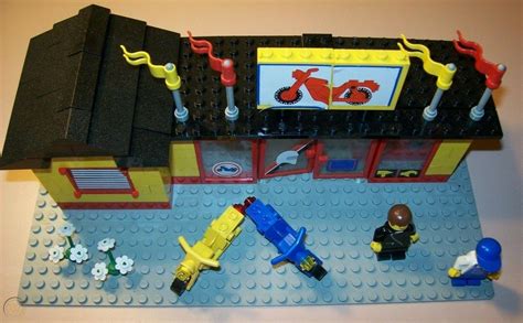 Vintage Lego Legoland Town System 6373 Motorcycle Shop Nearly Complete