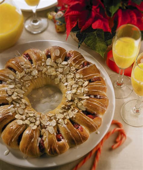 This is a delicious coffee cake recipe i found in a local cookbook from a past home, the topping swirled throughout the cake makes it moist, but crunchy! Christmas coffee cake make easy holiday breakfast ...