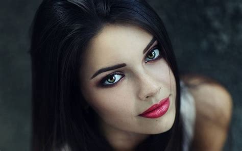 Womens Red Lipstick Women Dark Hair Lipstick Green Eyes Brunette