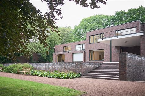 Seit 1981 als ausstellungshallen für zeitgenössische kunst genutzt. Bauhaus in Krefeld - Haus Lange und Esters - Little ...