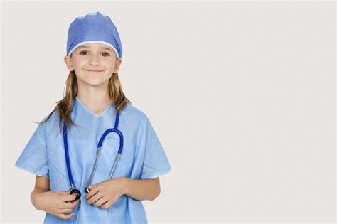 Why Are There Still So Few Female Doctors? | The Healthcare Guys
