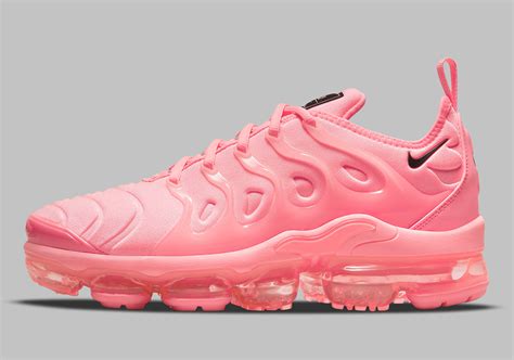 A Tonal Bubblegum Pink Covers The Nike Vapormax Plus Laptrinhx News