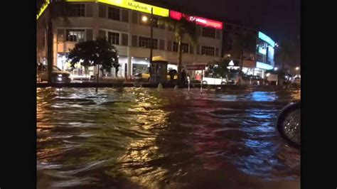 Video (sumber video youtube bh tv). Terkini Banjir di Terengganu 2014 - YouTube