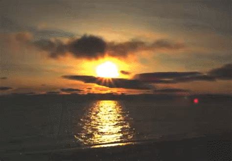 Sun Rise Gifs Get The Best Gif On Giphy