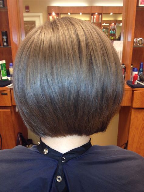 Medium bob haircuts vary in length from chin length to neck length. Bob with blended layers | Beauty: Haircut | Pinterest ...