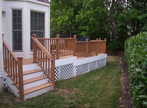 Let us show you to build an attractive, strong and code compliant deck railing system at decks.com. Wooden Front Porch Railings - House Plans | #152442