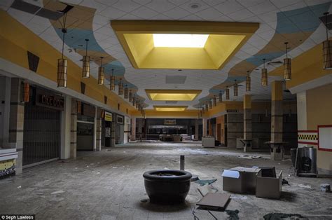 Inside Abandoned Malls That Were Once Beacon Of American Dream Daily