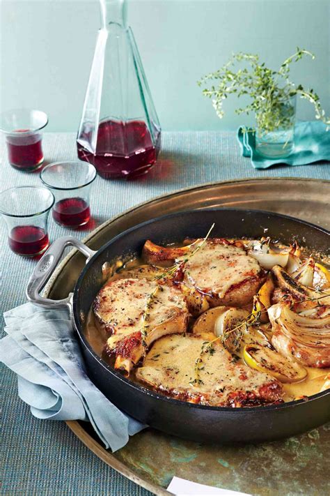 Skillet Pork Chops With Apples And Onions Recipe
