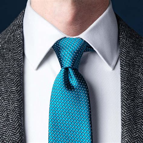 How To Tie A Necktie Different Ways Of Tying A Tie