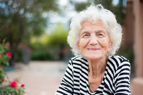 51800 80 Year Old Senior Woman Stock Photos Pictures And Royalty Free