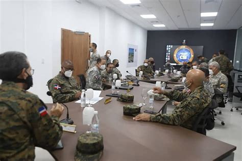 comandante general de la fuerza aérea de república dominicana participa en reunión del estado