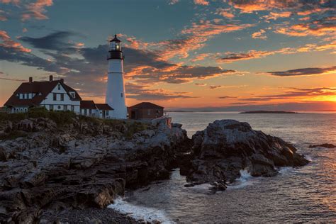 Local's Guide: 12 Fun Things to Do In Portland Maine - Bearfoot Theory