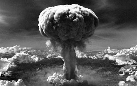 9 كوريا الشمالية فجرت أول قنبلة نووية لها في عام 2006 و أخر تجربة كانت في شباط 2013 لديها مخزونات من اليورانيوم و البلوتونيوم تكفي. الذكرى السنوية الـ 74 لإلقاء أول قنبلة ذرية على هيروشيما | ARK News