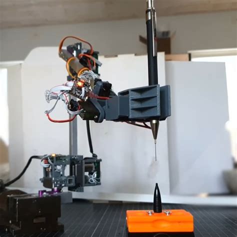 Robot Arm Achieves Amazing Accuracy With Just Servos Hackaday
