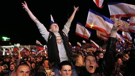 crimea votes to join russia ukrainians prepare for war