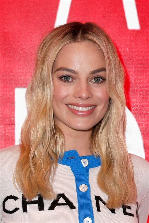 Margot Robbie Margot Elise Robbie Mary Queen Of Scots Big Group