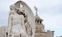 Beso de la Muerte en Barcelona: historia de la escultura ~ EspectáculosBCN