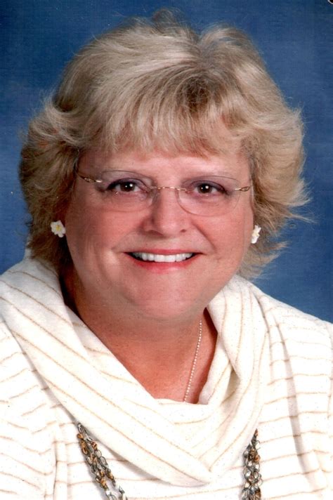 Elaine Reynolds Obituary Ravenna Oh
