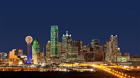 570 Dallas Skyline At Night Stock Photos Pictures And Royalty Free