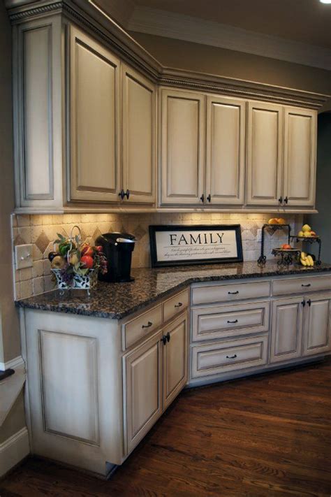 Read the tutorials below and choose the best option! In love with these cabinets | Comfy Home | Kitchen remodel, Home decor kitchen, Home kitchens