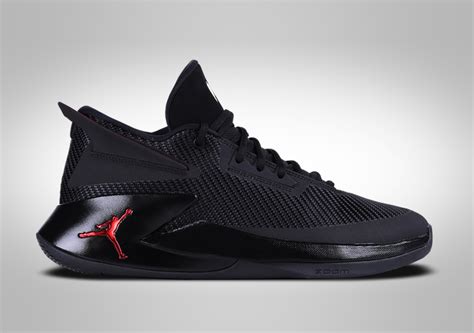 The shoe has almost always been a good performer (ahem* super.fly 3 missed), taking the main tech from the signature line and making it more affordable for team options and blake fans (or dr. NIKE AIR JORDAN FLY LOCKDOWN BRED price €95.00 ...