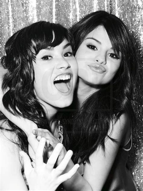 Demiandselena Photo Selena Gomez And Demi Lovato Photo 20010437 Fanpop