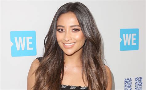 This Is What Shay Mitchell Kept From The ‘pretty Little Liars’ Set Pretty Little Liars Shay
