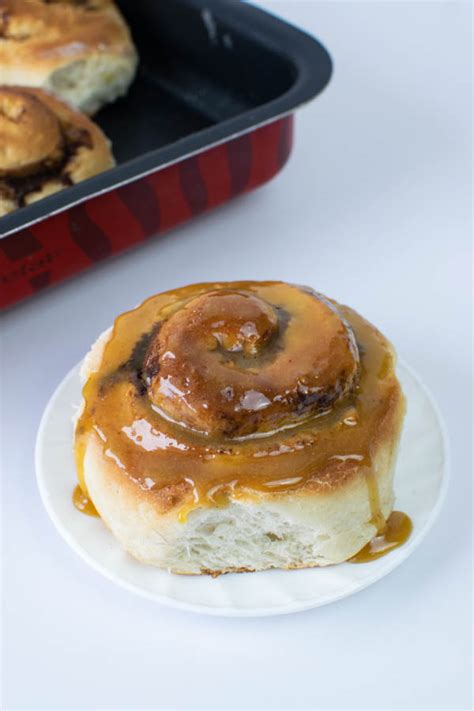 incredible amish butterscotch cinnamon rolls