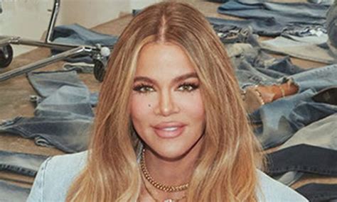 Khloe Kardashian Shows Off Her Skinny Legs And Waist In Jeans And A