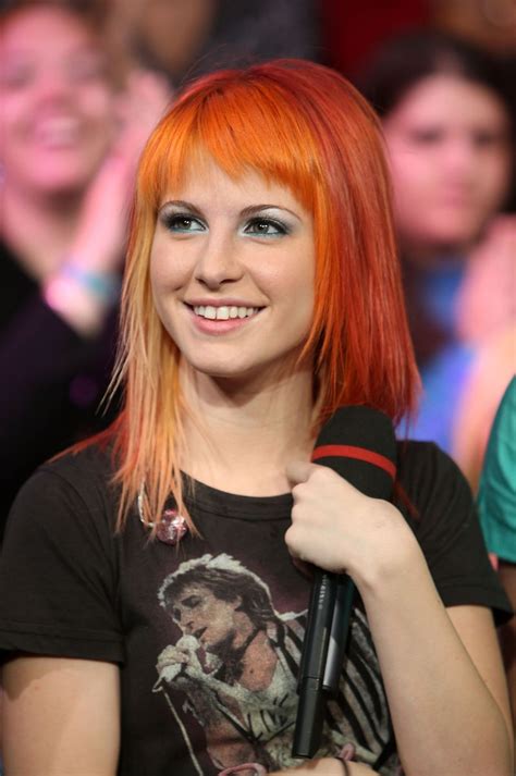 Paramores Hayley Williams Explains Why She Ditched Her Signature Neon