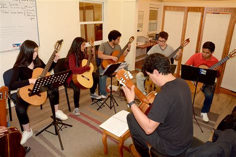 Clases De Guitarra Para Adolescentes Estudio De Música Olivares