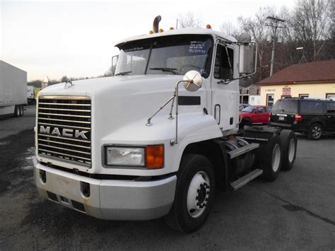 2000 Mack Ch613 Tandem Axle Day Cab Tractor For Sale By Arthur Trovei