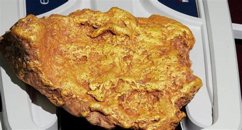 Massive Gold Nugget Discovered By Retiree In Wa