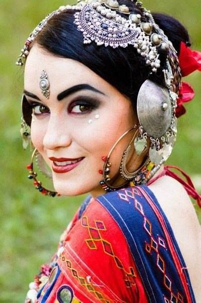 Pin By Coote And Wench On Tribal Belly Dance Dance Hairstyles Tribal