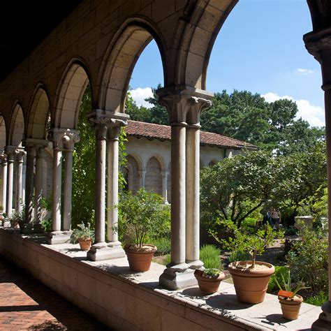 The Met Cloisters What To Eat Drink And See During Your Visit Vogue