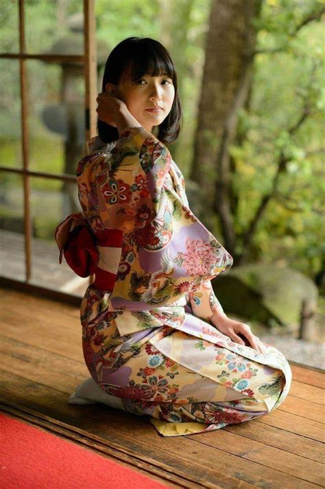 Pin by Amadeus Minu on 正座 Japanese girl Beautiful japanese girl