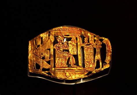 King Tut Ancient Egyptian Jewelry Ancient Technology Egyptian Artifacts