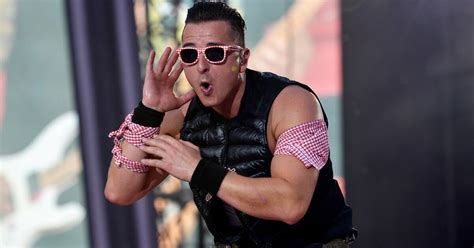 Изучайте релизы andreas gabalier на discogs. Andreas Gabalier postet heißes Muskel-Foto auf Facebook ...