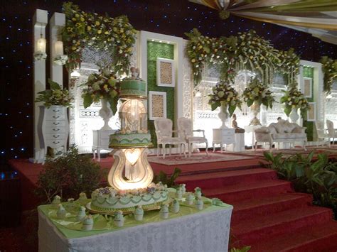 Buatlah desain rangkaian bunga yang akan anda buat. OUR JOURNEYS: KUE PENGANTIN DAN DEKORASI PELAMINAN RESEPSI ...