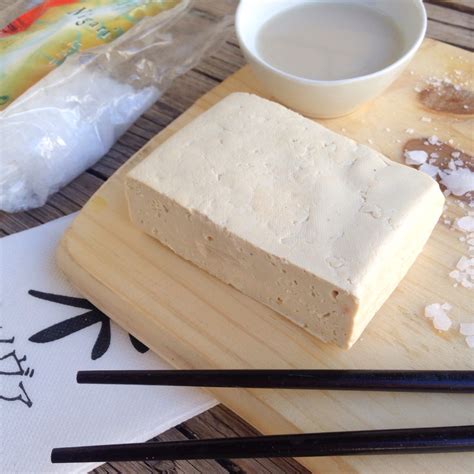 Se parece al queso, pero es pobre en grasas y fácil de digerir. Receta: tofu casero | Tan Sanamente | Tofu Dukan: Recetas ...
