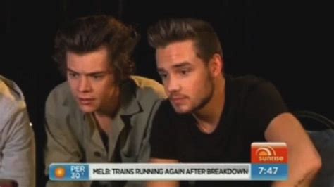 Harry Styles Squirms As Hes Quizzed About Kissing Louis Tomlinson