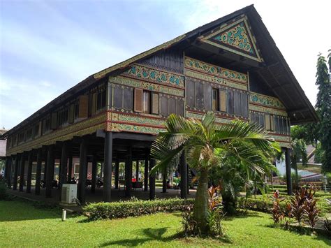 Rumah Adat Nanggroe Aceh Darussalam Krong Bade Kartun